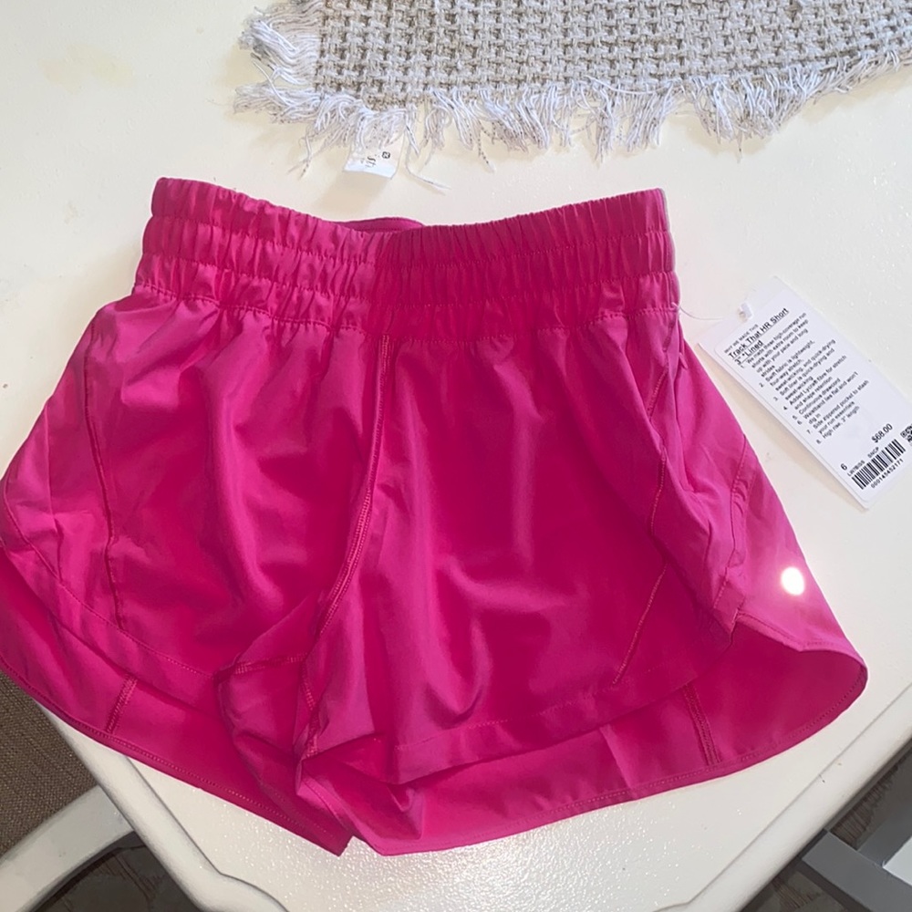 Lululemon high-rise track that short 3”